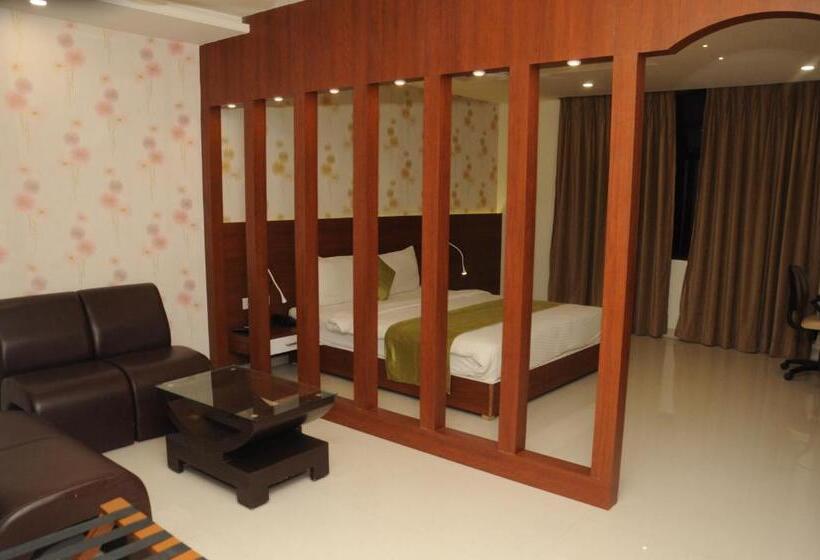 سوییت, Madhuvan Suites By Blues