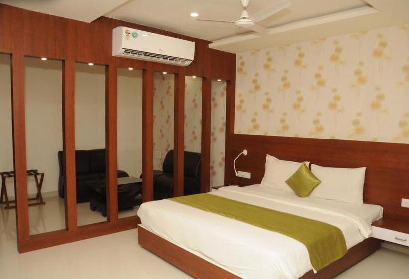سوییت, Madhuvan Suites By Blues