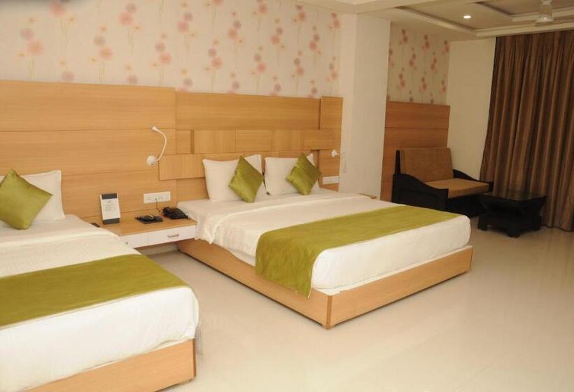 سوییت خانوادگی, Madhuvan Suites By Blues