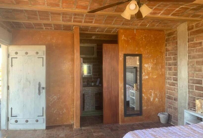 اتاق خانوادگی با چشم‌انداز دریا, Baja69 Lodge