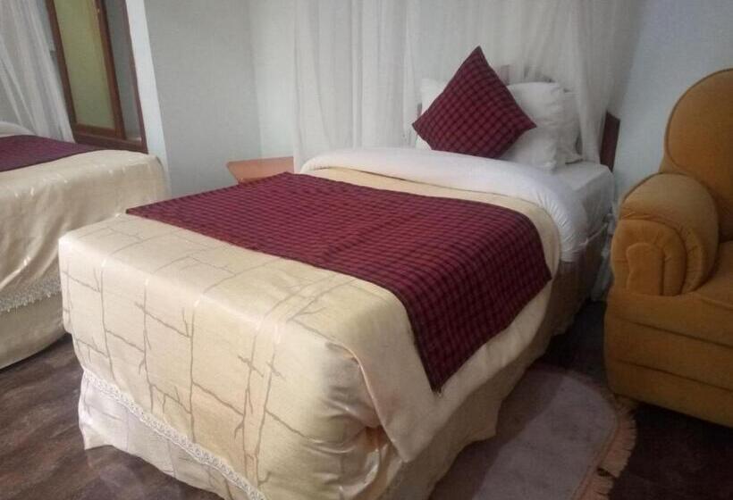 اتاق استاندارد سه نفره, Karibu Heritage House
