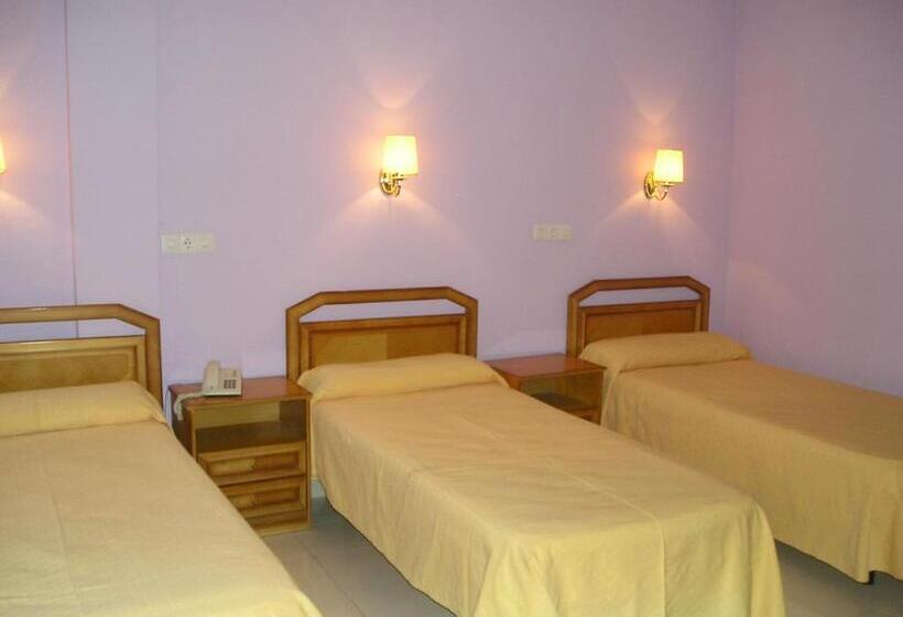 四人标准间, Hostal Restaurante Carolina