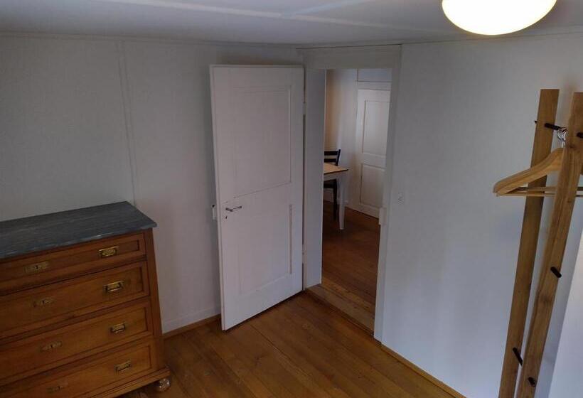 1 Szobás Apartman Erkéllyel, Gasthaus Meinradsberg