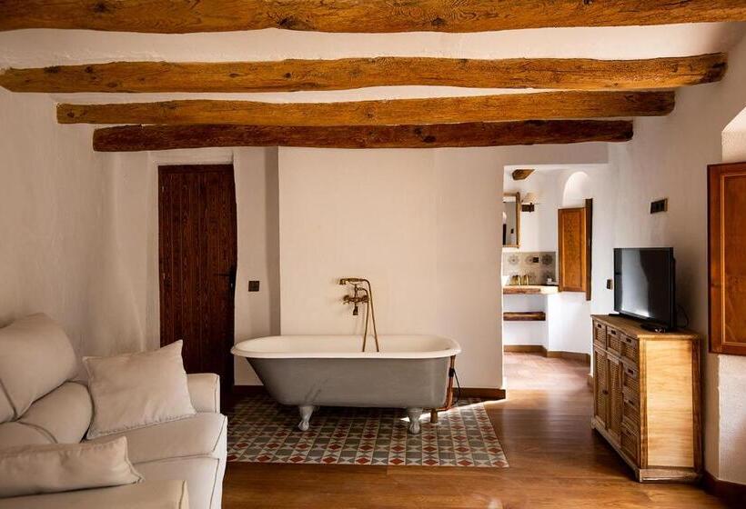 سوئیت جونیور با تراس, Casa Gran 1771   Montrubí Winery Hotel   Adults Only