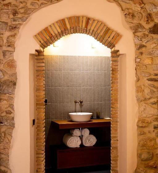 سوئیت جونیور با تراس, Casa Gran 1771   Montrubí Winery Hotel   Adults Only