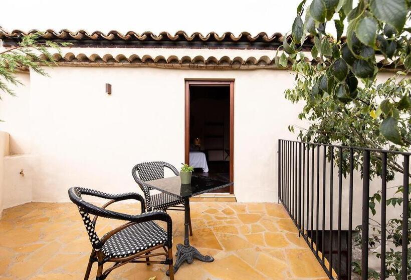 سوئیت جونیور با تراس, Casa Gran 1771   Montrubí Winery Hotel   Adults Only