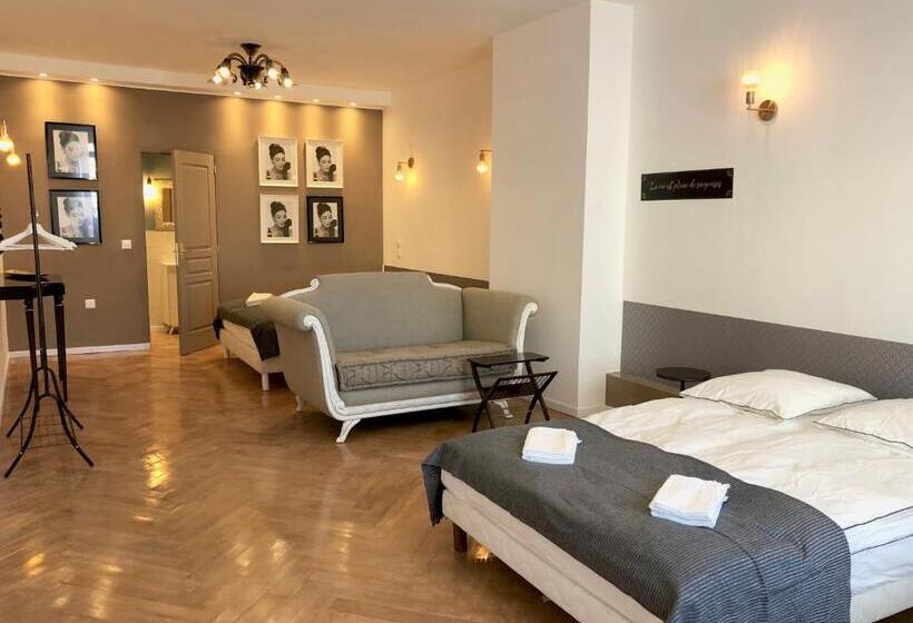 Quarto Quádruplo Deluxe, Hôtel D’artiste
