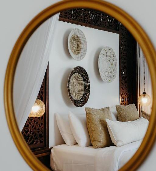 اتاق لوکس, Lux Marijani Zanzibar