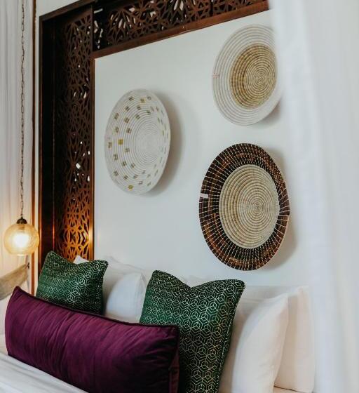 سوییت, Lux Marijani Zanzibar