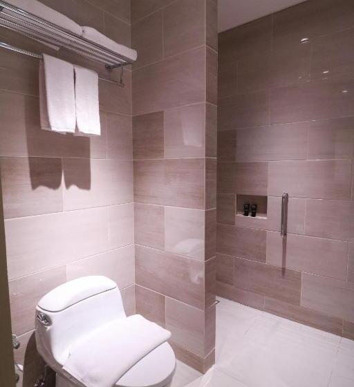 اتاق لوکس با تخت بزرگ, Prime Park Hotel & Convention Lombok
