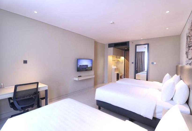 اتاق لوکس سه تخته, Prime Park Hotel & Convention Lombok