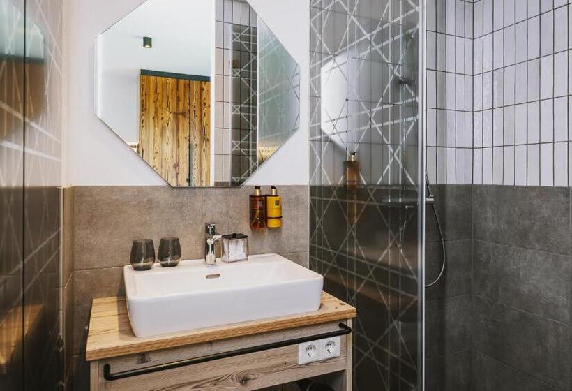 3 Bedroom Suite, Nikolaus By Avenida Panoramic Wellness Suites