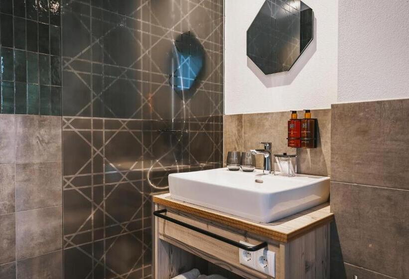 اتاق 4 خوابه, Nikolaus By Avenida Panoramic Wellness Suites