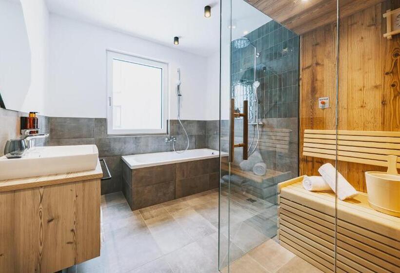 اتاق 4 خوابه, Nikolaus By Avenida Panoramic Wellness Suites