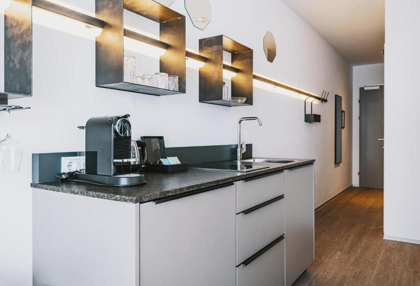 اتاق استاندارد با بالکن, Nikolaus By Avenida Panoramic Wellness Suites