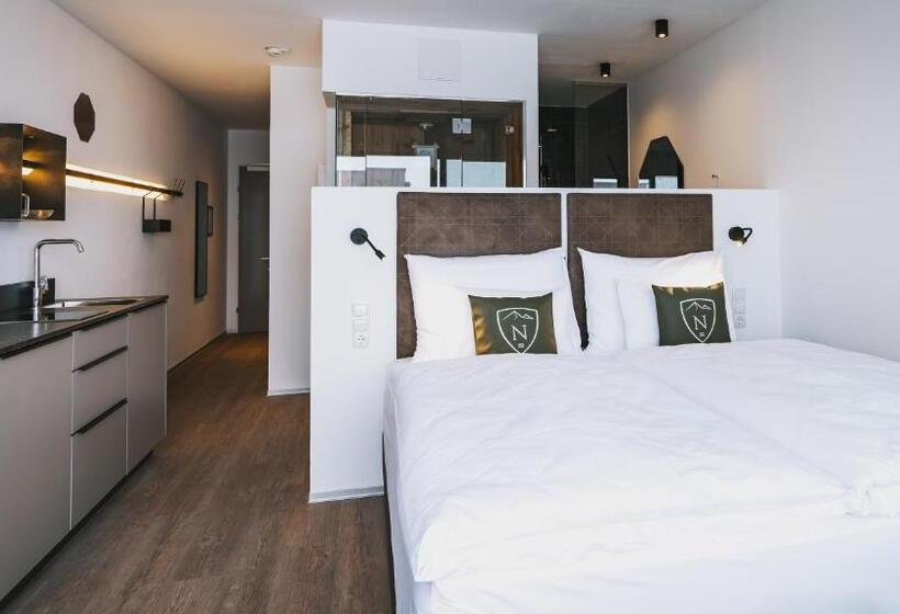 اتاق استاندارد با بالکن, Nikolaus By Avenida Panoramic Wellness Suites