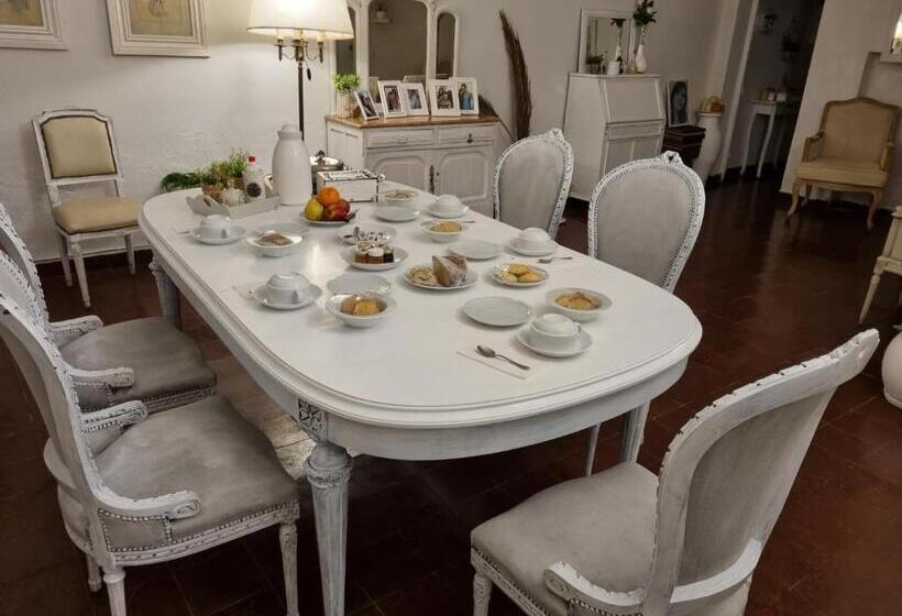 آپارتمان 3 خوابه, White House   Hospedaje Con Desayuno