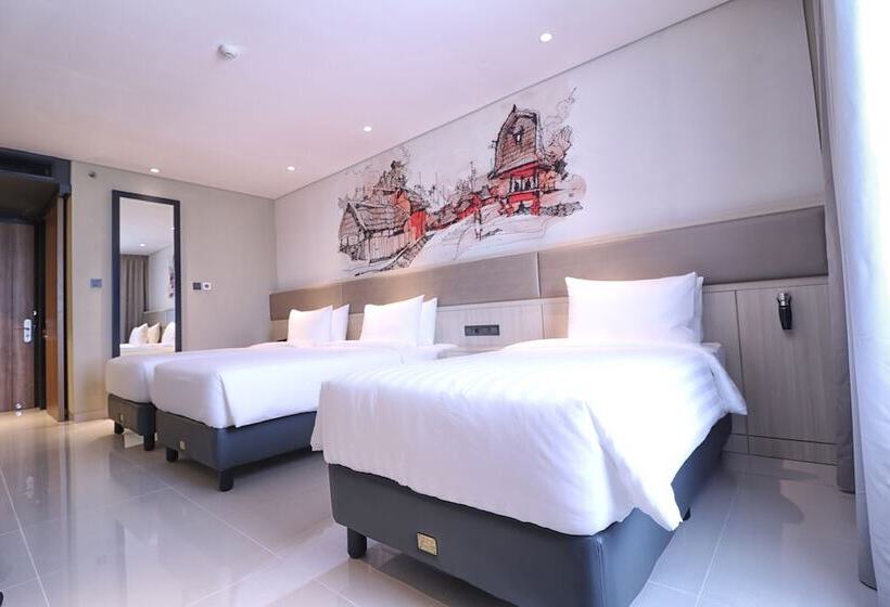 اتاق لوکس سه تخته, Prime Park Hotel & Convention Lombok