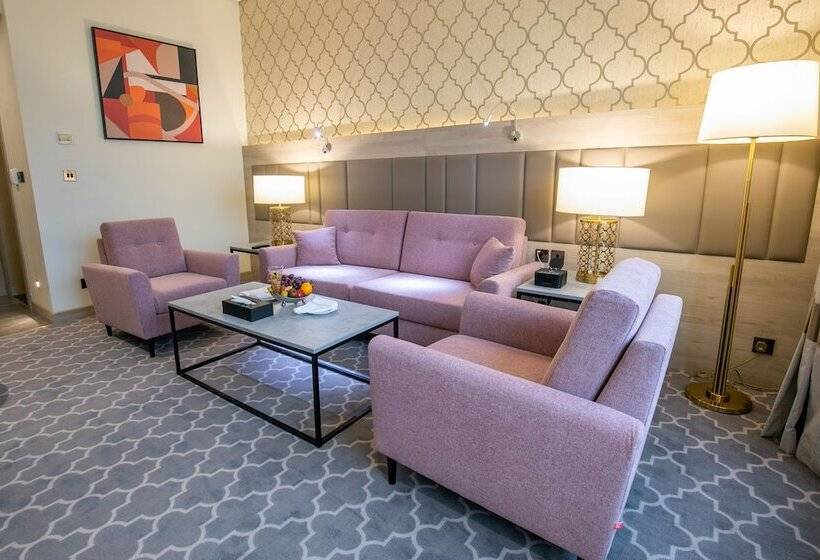 سوییت جونیور, Wirgan Hotel Al Azizyah