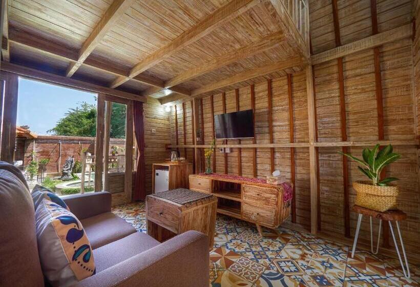 استودیوی استاندارد, Wisnu Lumbung Uluwatu