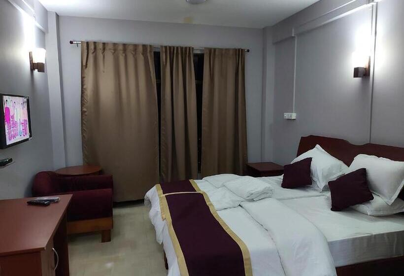 Deluxe Room Mountain View, Chhungte International