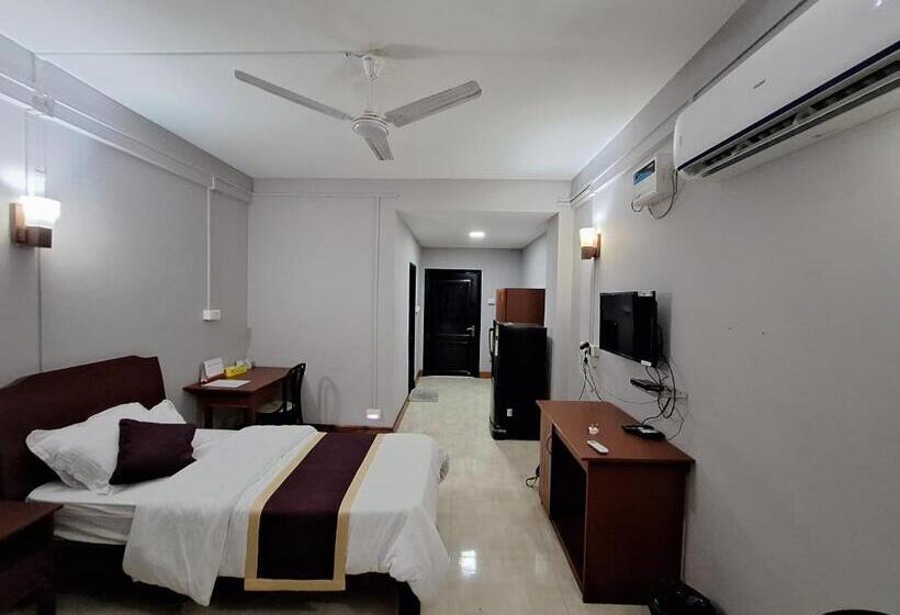 Deluxe Room Mountain View, Chhungte International