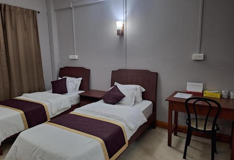 Deluxe Room Mountain View, Chhungte International