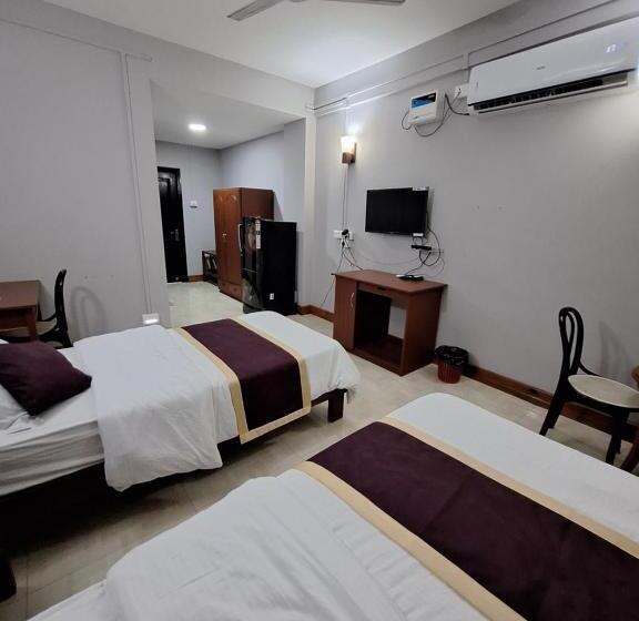 Deluxe Room Mountain View, Chhungte International