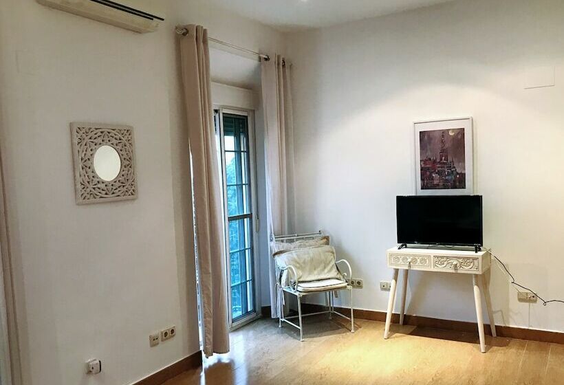 اتاق سوپریور, Triana Luxury Home