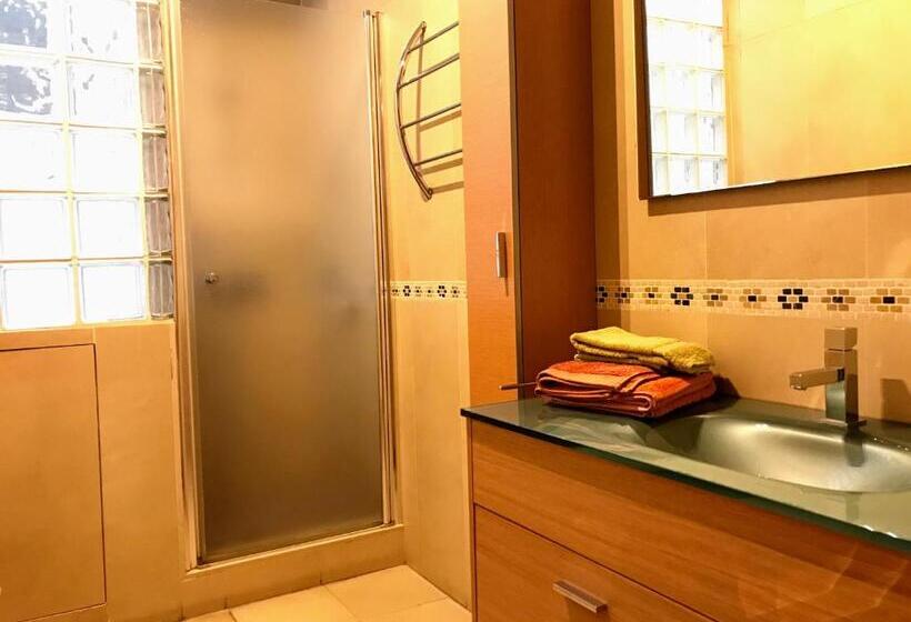 اتاق سوپریور, Triana Luxury Home