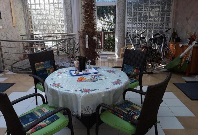 اتاق استاندارد سه نفره, Kenézy Lux Apartman Vendégház