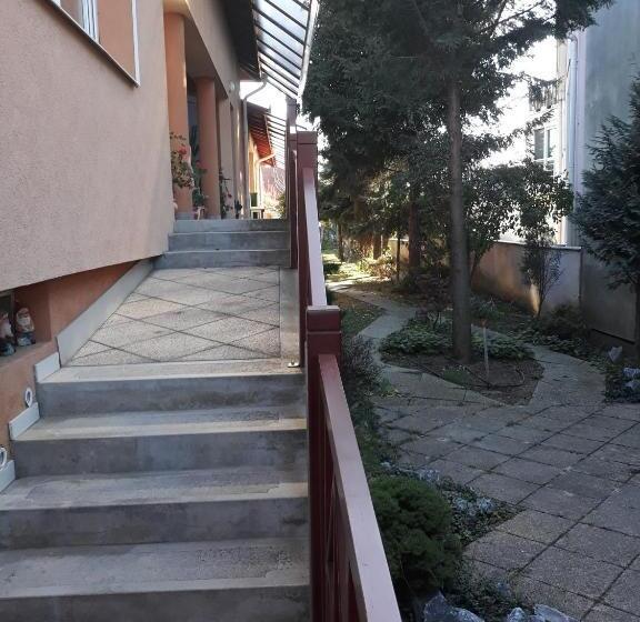 اتاق استاندارد سه نفره, Kenézy Lux Apartman Vendégház