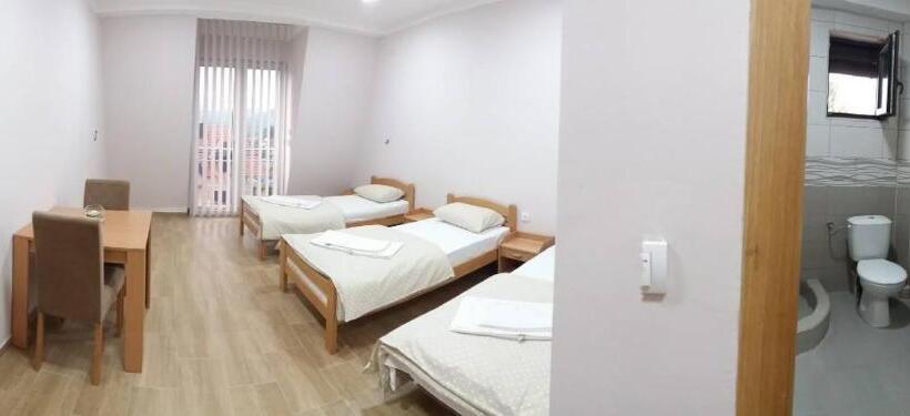 اتاق استاندارد سه نفره, Prenoćište I Restoran Ihthis