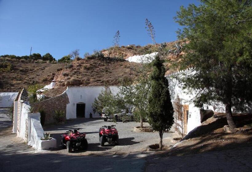 Superior Room with Hot Tub, Casas Cueva La Tala