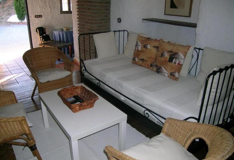 اتاق سوپریور با وان آب گرم, Casas Cueva Y Cortijo La Tala En Guadix