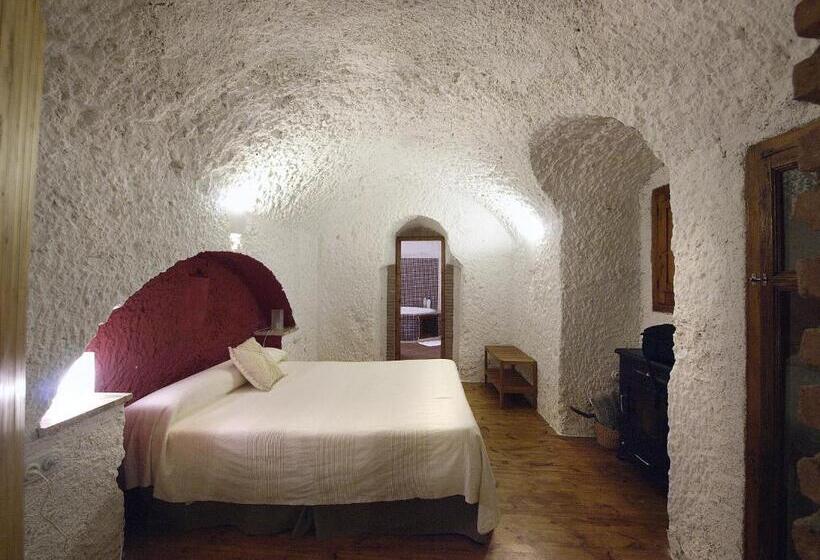 اتاق سوپریور با وان آب گرم, Casas Cueva Y Cortijo La Tala En Guadix