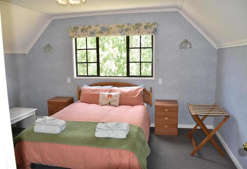 سوییت, Creel House Bed And Breakfast