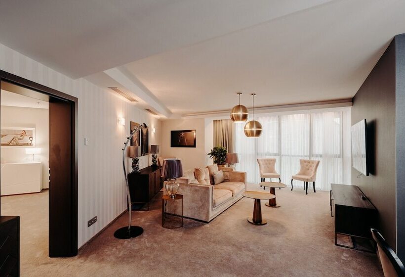 سوییت, Holiday Inn Trnava, An Ihg