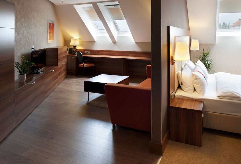سوییت, Holiday Inn Trnava, An Ihg