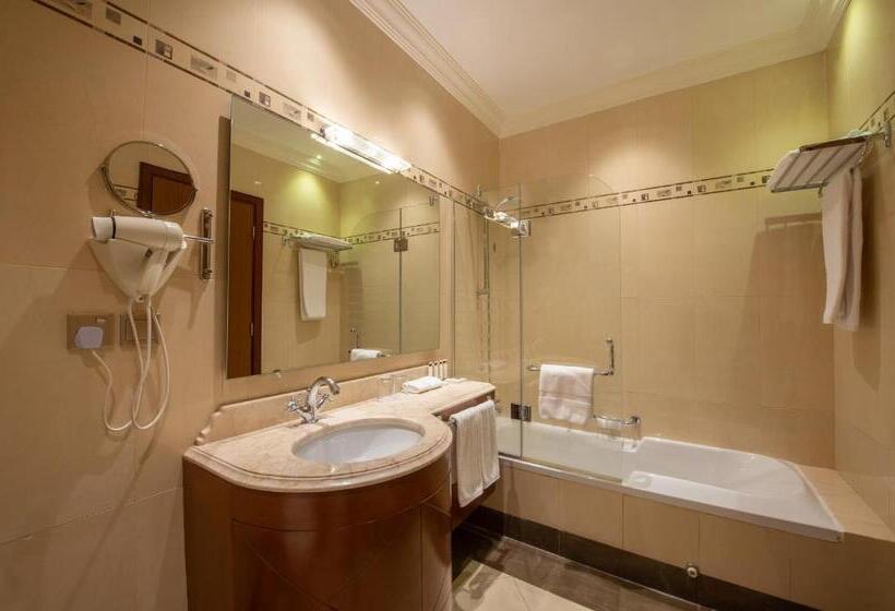 سوییت خانوادگی, Mercure Corniche Al Khobar