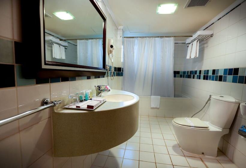 Suite 3 Dormitorios, Ramada By Wyndham Dammam Khaleej Road