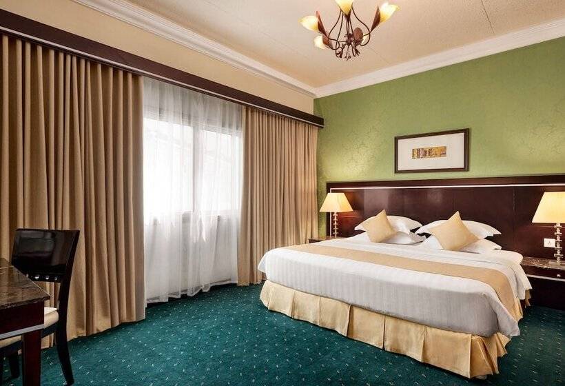 3 Szobás Suite, Ramada By Wyndham Dammam Khaleej Road