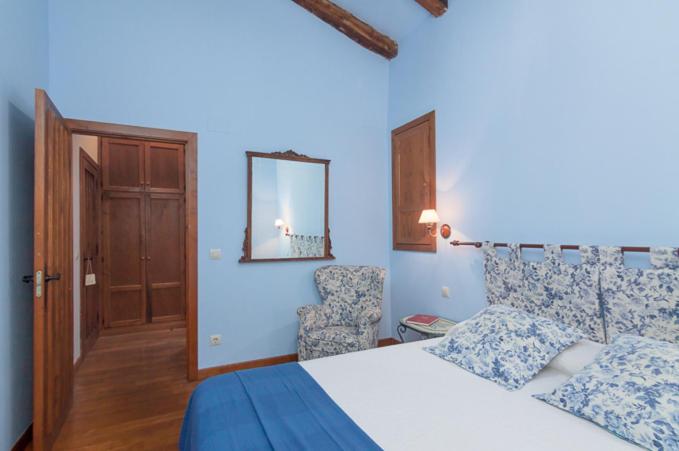 اتاق اکونومی, Casona De La Salceda
