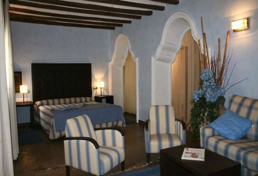 سوییت, La Casona Del Solanar
