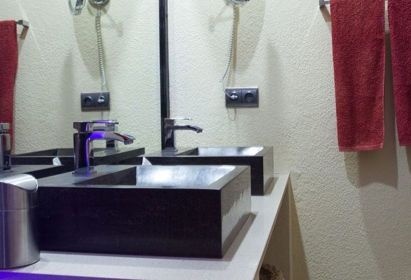 اتاق استاندارد, The Rhino Resort Hotel & Spa
