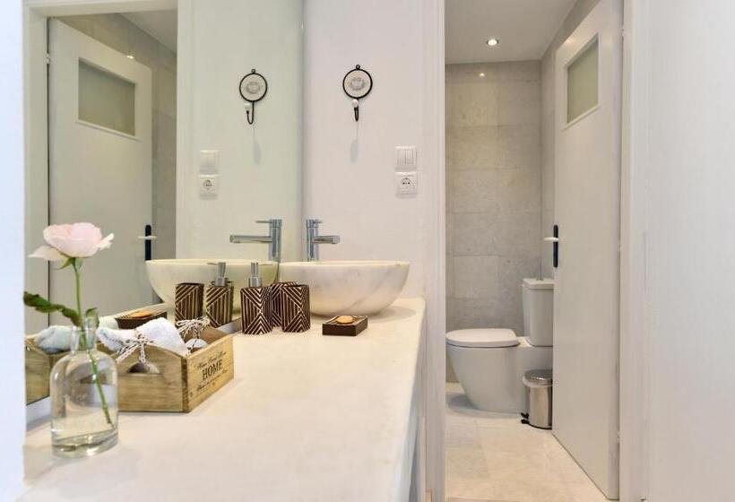 سوئیت جونیور خانوادگی, Margarita Studios Ambelas