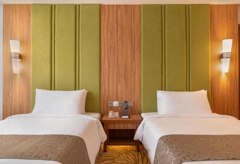 سوییت خانوادگی, Zenith Hotel Cameron