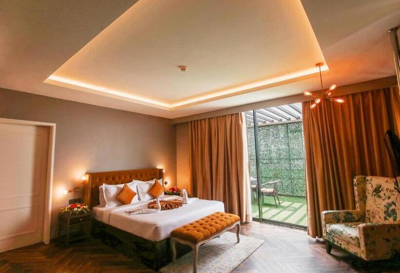 スイート（家族用）, Polo Towers Agartala