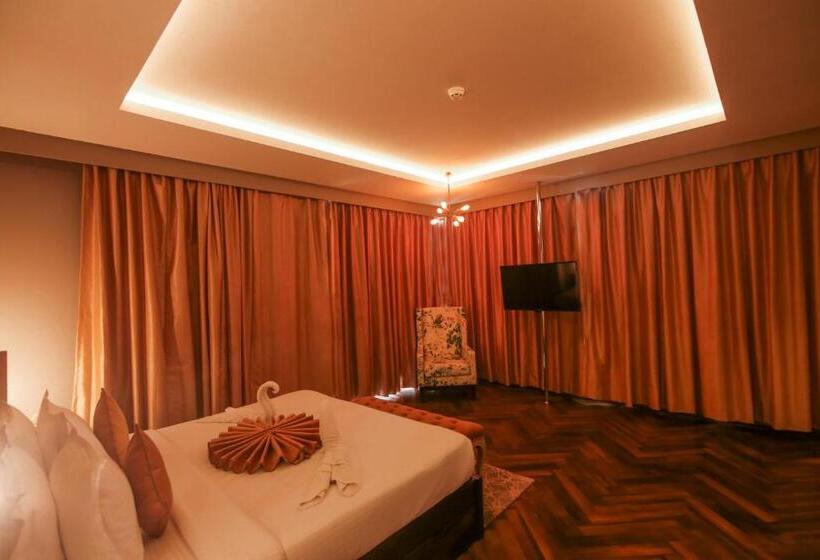スイート（家族用）, Polo Towers Agartala