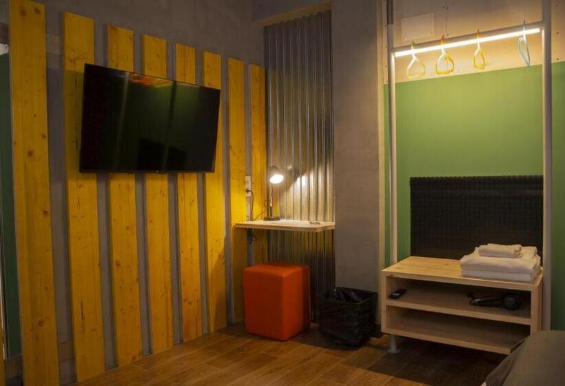 اتاق لوکس, Room00 Valencia Hostel